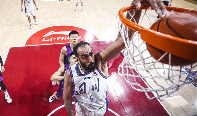 四川男篮战无不胜，豪取六连胜