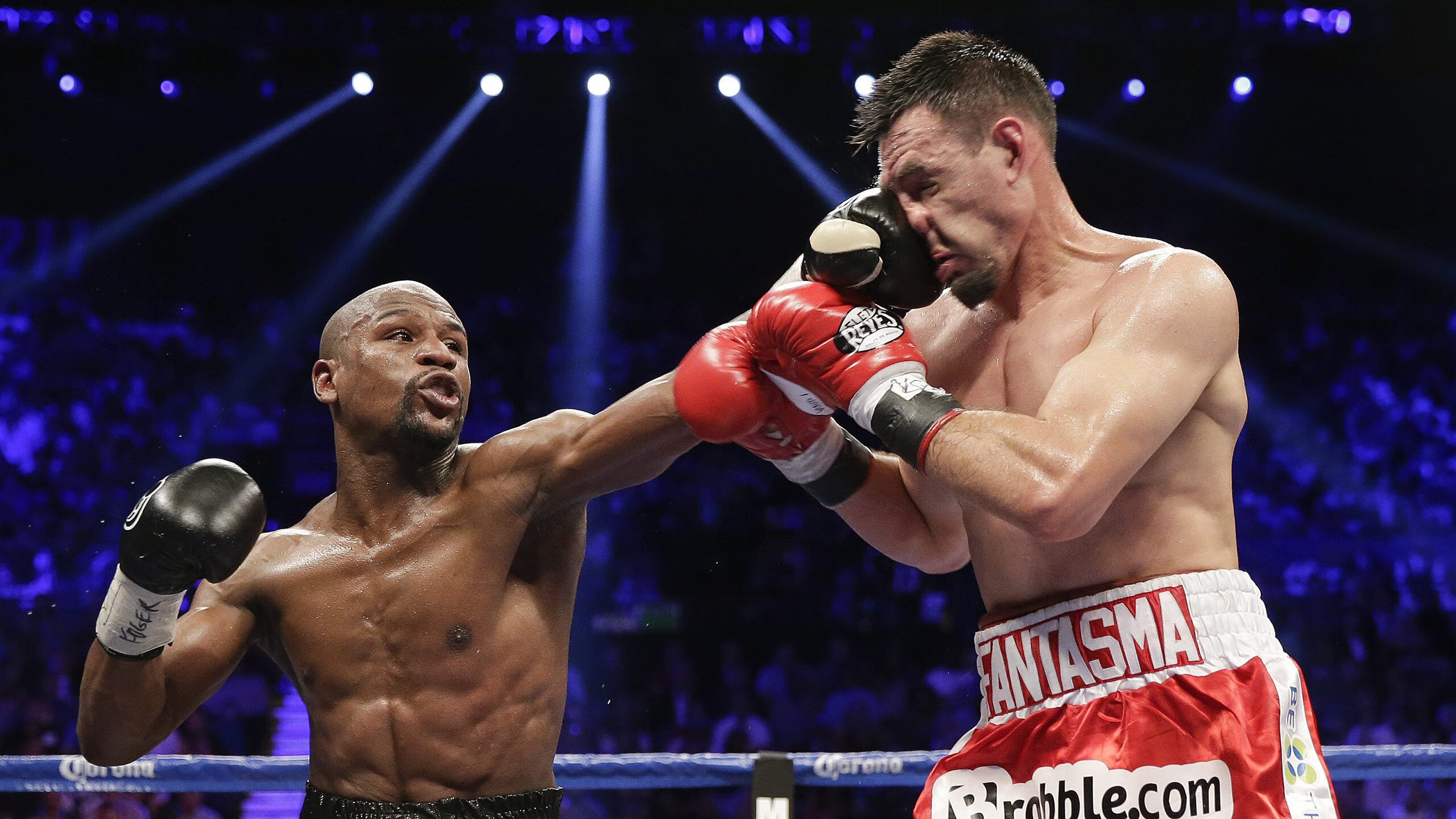 西决生死战焦点战，伊拉克掀翻卡塔尔，亚洲杯赛场上的沙漠风暴